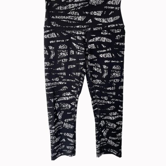 Lululemon Wunder Under Crop Hi-Rise Sz 4 - Picture 1 of 3